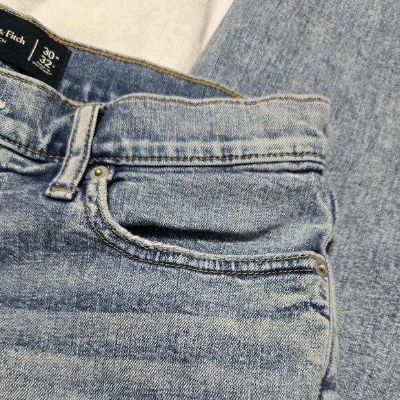 Abercrombie & Fitch Skinny Stretch Jeans, Light Destructed Wash, Sz 30/32, EUC! - Picture 6 of 13